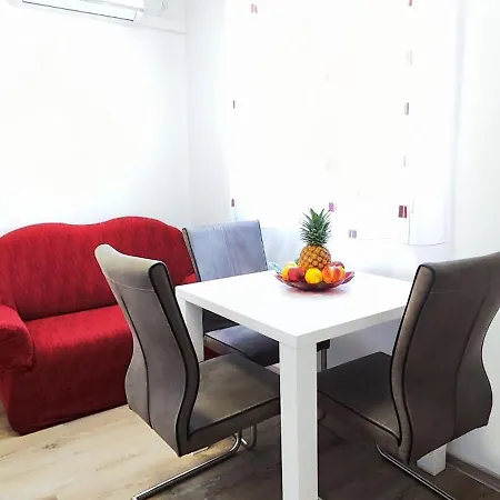 Apartment La Harmony Jacuzzi With Garden Split